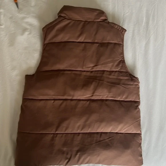 Girlfriend Collective Everyone Puffer Vest in Coffee - Picture 2 of 7